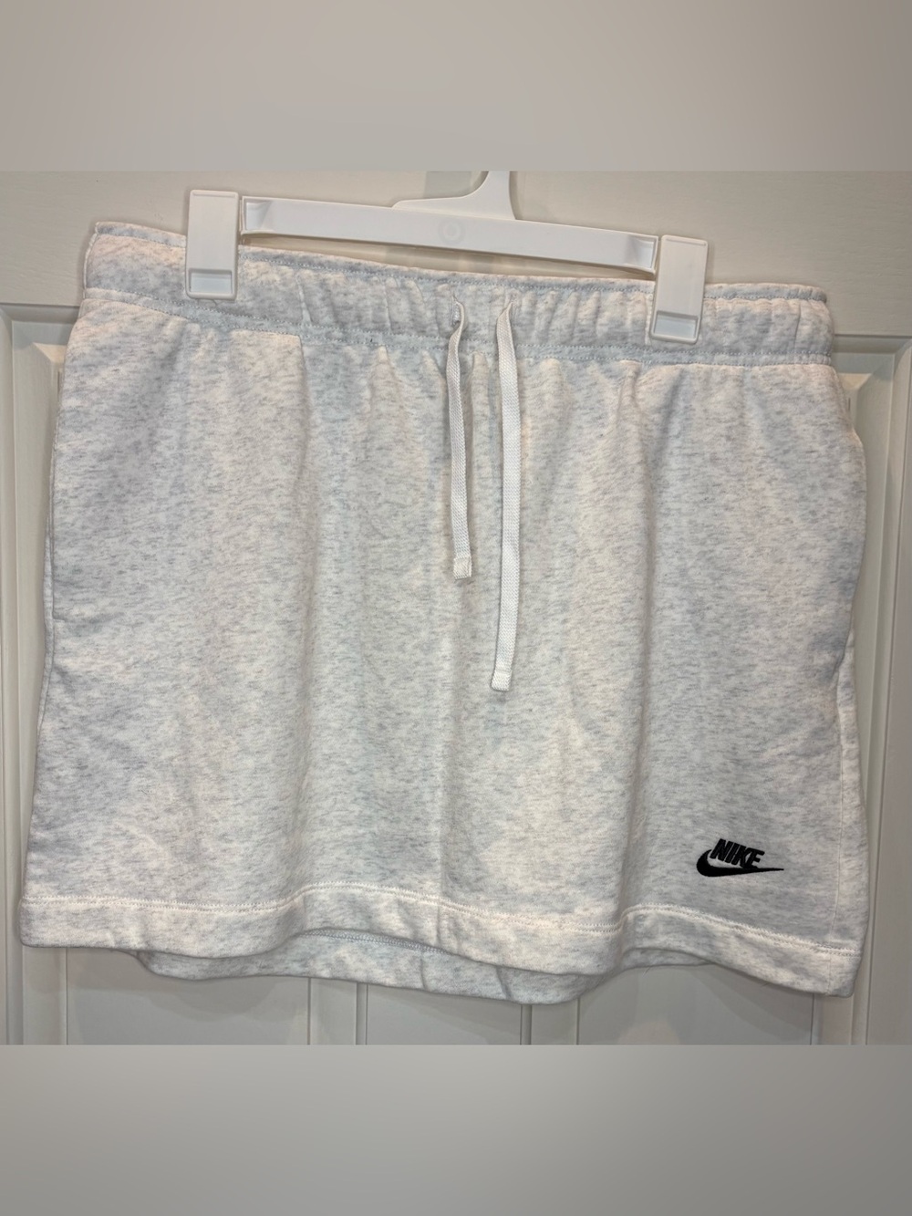 Nike Club Fleece Women’s Light Gray Heather Skirt L Mid Rise Drawstring Logo